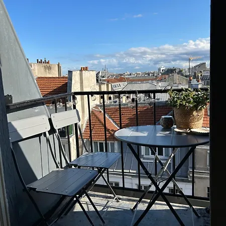 Entierement Renove Avec Balcon Place De La Bastille * Paris